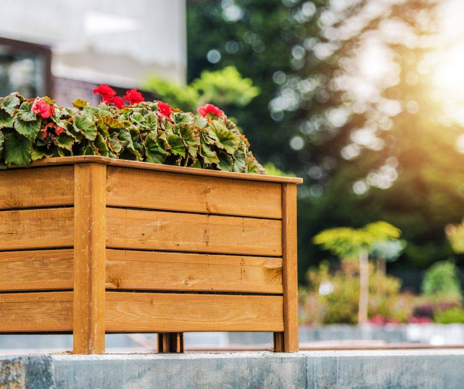 Création sur mesure de jardinières en bois pour extérieur à Cezac